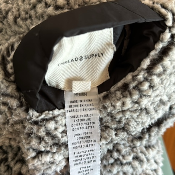 Thread & Supply Reversible Vest Sz M - Picture 7 of 7